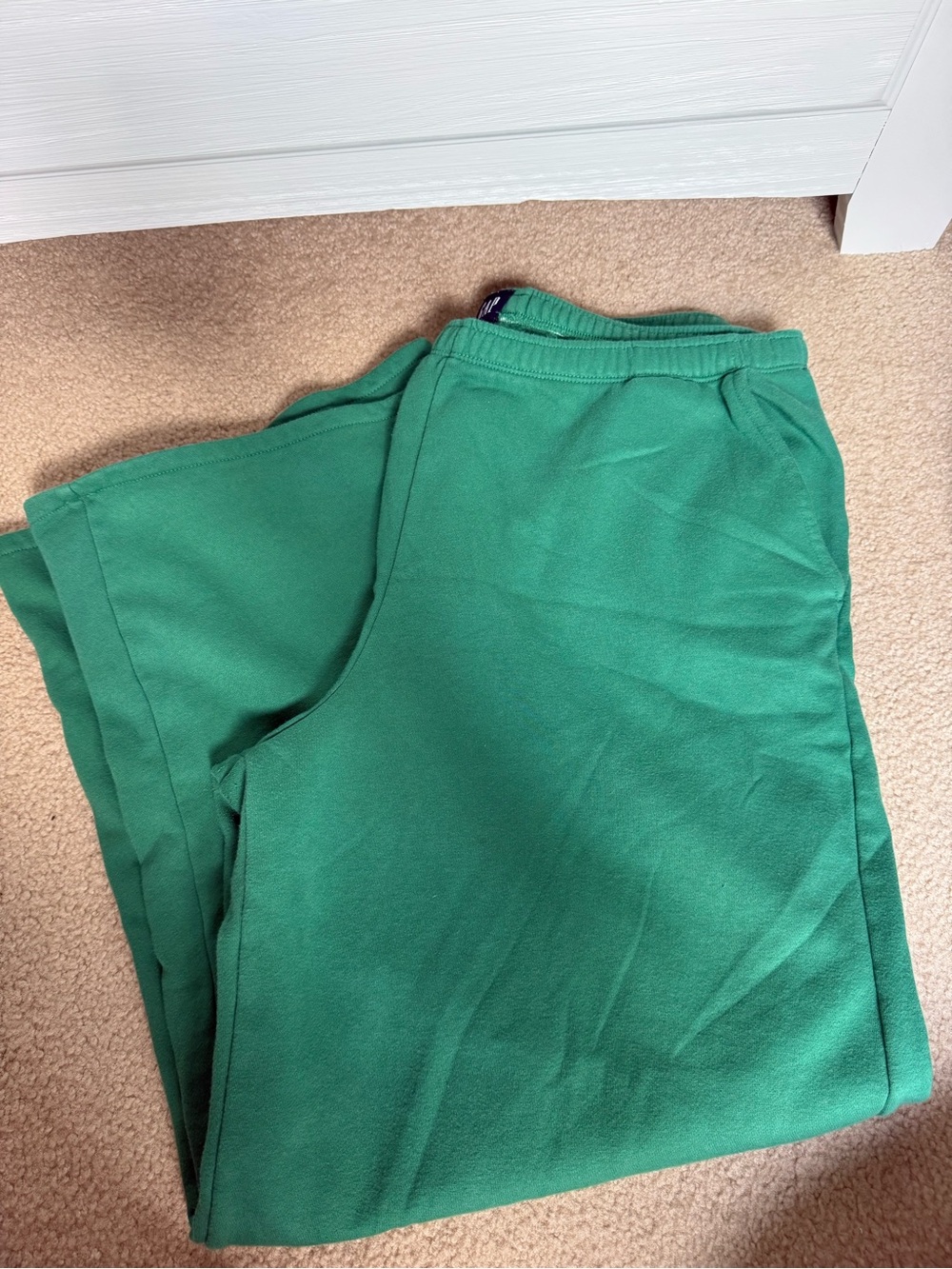 Women’s GAP Green Fleece lined wide leg Sweatpants